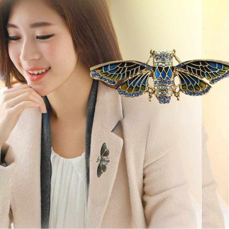 Punk Style Rhinestone Insect Brooches For Women Vintage Alloy Sweater Coat Pins New Fashion Jewelry 2022