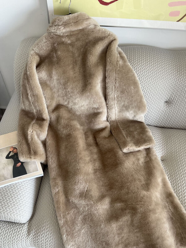 Cappotto di pelliccia risvolto lungo vestibilità ampia design doppiopetto caldo e confortevole 2023 inverno nuovo 1103