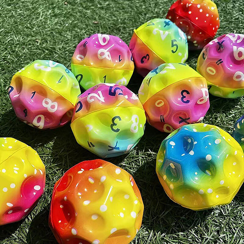 Hochela tischer Lochball Weicher Hüpfball Anti-Fall-Mondform Poröser Hüpfball Kinder Indoor Outdoor Spielzeug Ergonomisches Design