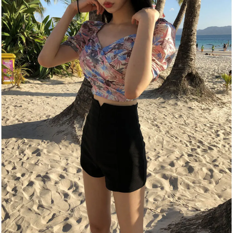Glamouröse Shorts mit hoher Taille Mode Polyester koreanischen Stil sexy Schlankheit shose umarmt schwarze Drei punkts horts Frauen