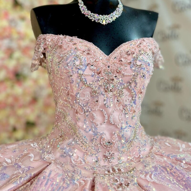 Pink Sweetheart paillettes Appliques perline di pizzo al largo della spalla abito Quinceanera abito da ballo Sweep Train Tulle Princess Party Prom