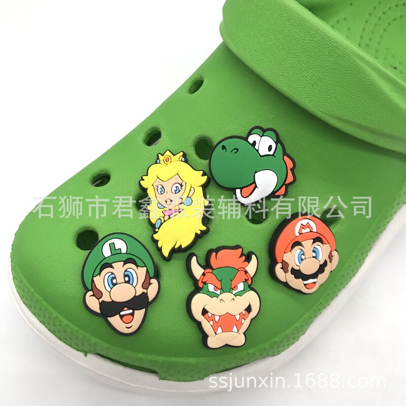1pcs Single Sale Super Mario Shoe Buckle Video Game Princess Dinosaur PVC Cartoon Crocs Accesoires Charms Kids Party X-mas Gifts