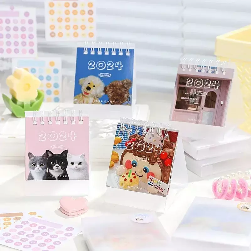 Calendario pequeño de moda para estudiantes, cubierta de postre de pastel de animales Kawaii, calendario de mesa encantador para escuela/oficina, productos de impresión