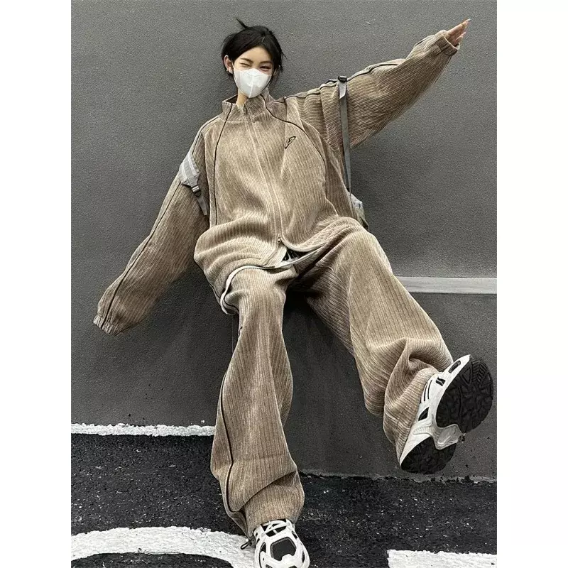Koreanische Version der High-End-Cord-Sport bekleidung für Paare Retro-Nischen-Strickjacke komplette Kleidung für Männer und Frauen