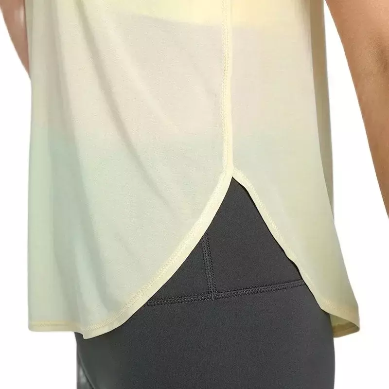 Patch dada punggung terbuka wanita, menyerap guncangan, musim panas, kain perasaan es, kaus kebugaran Yoga, 2 in 1, dengan logo cetak