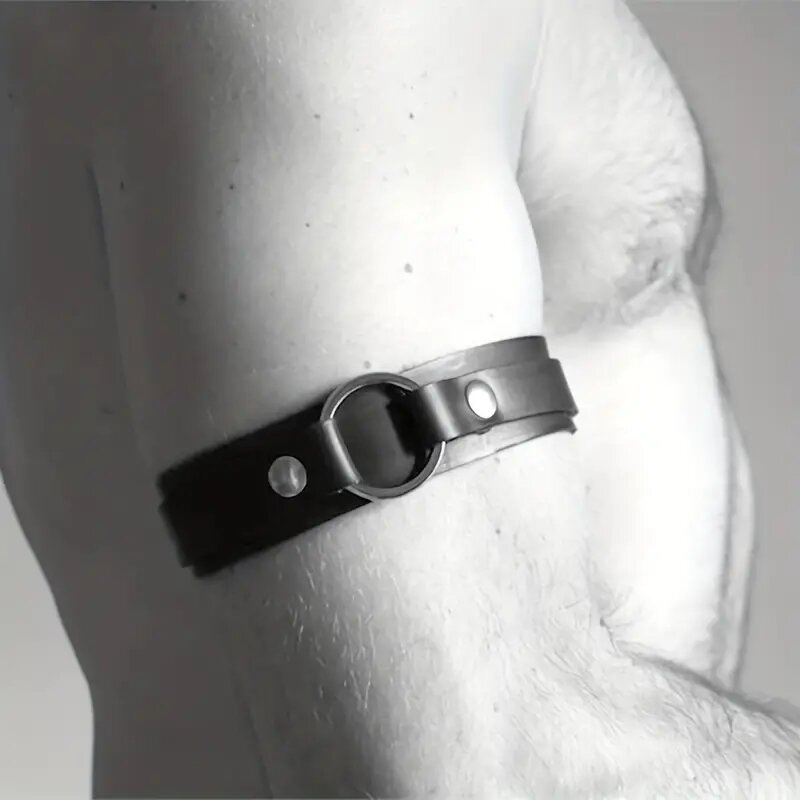 Fullyoung-brazalete de cuero para hombre, 2 piezas, elegante, hecho de cuero, cubierta para el cuello, pulseras de moda, cinturón, pulsera, anillo de Metal