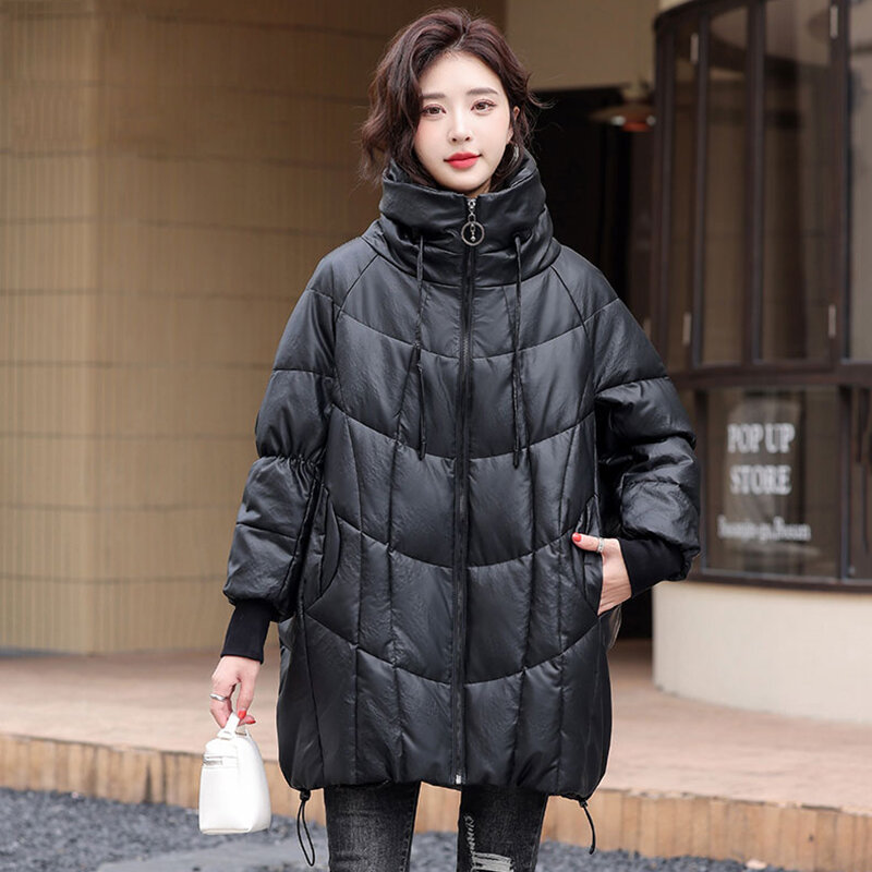 Novo casaco de inverno de couro de grandes dimensões para mulheres Casaco de pele de ovelha para baixo com gola alta casual Couro dividido