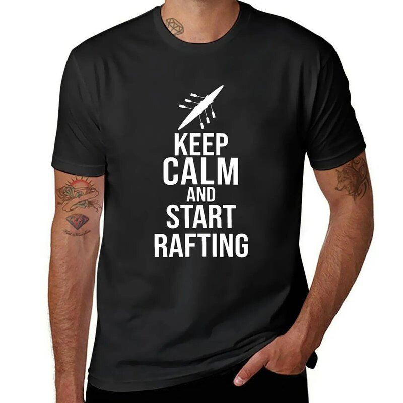 Mantenha a calma e comece a rafting. T-shirt de designer vintage masculina, camisas masculinas, camisetas gráficas, roupas, designer