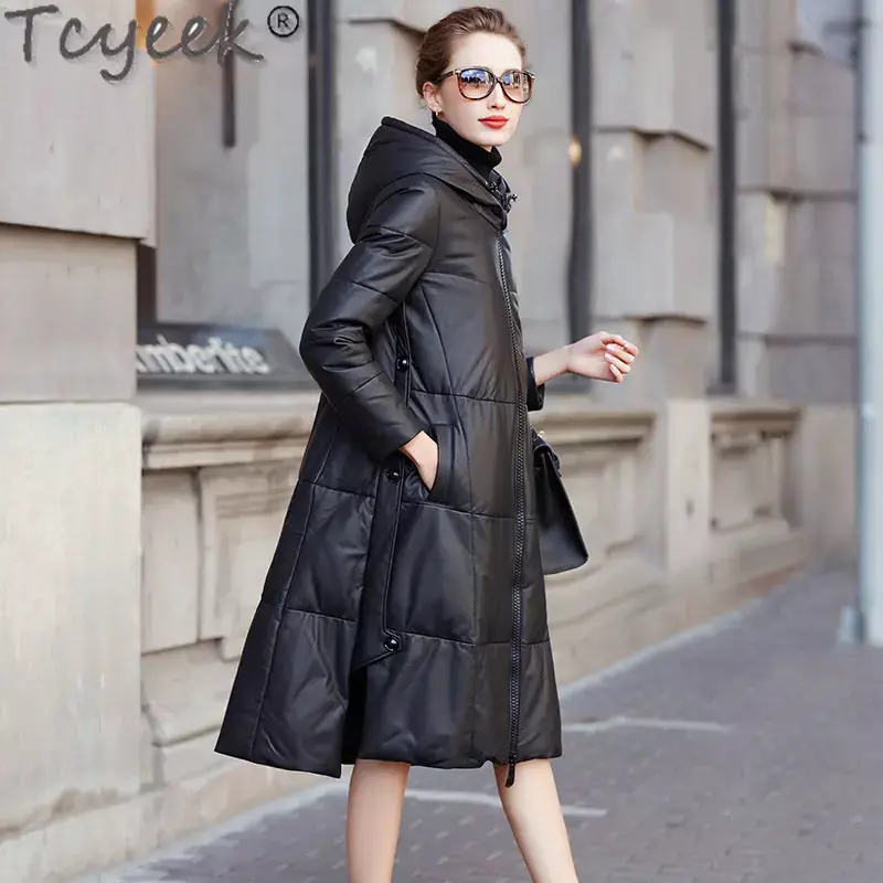 Tcyeek-Chaquetas cálidas de piel de oveja para mujer, ropa de longitud media con capucha, chaqueta de cuero genuino, invierno, 2023