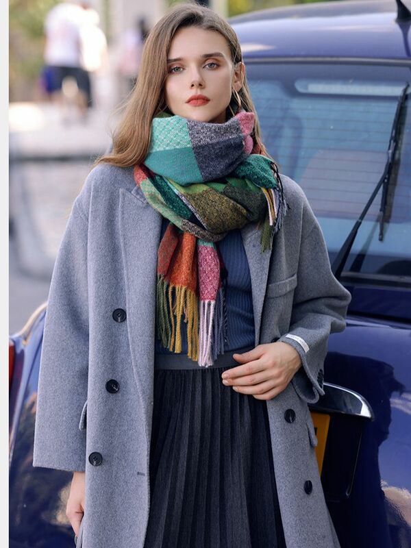 2023 Autumn And Winter Contrasting Colors Lattice Korean Tassels Scarf Women Thickening Warm Fashion Commuting Long shawl