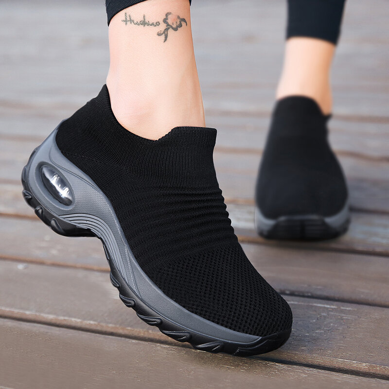 ถุงเท้ากีฬาลำลองสำหรับผู้หญิง, รองเท้าผ้าใบแฟชั่นหนาพื้นรองเท้าระบายอากาศรองเท้าสูงลาดส้นโยก