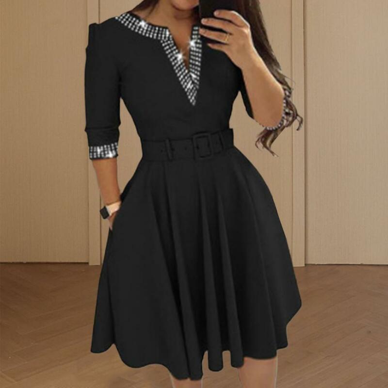 Женское Повседневное платье с V-образным вырезом, поясом и карманами