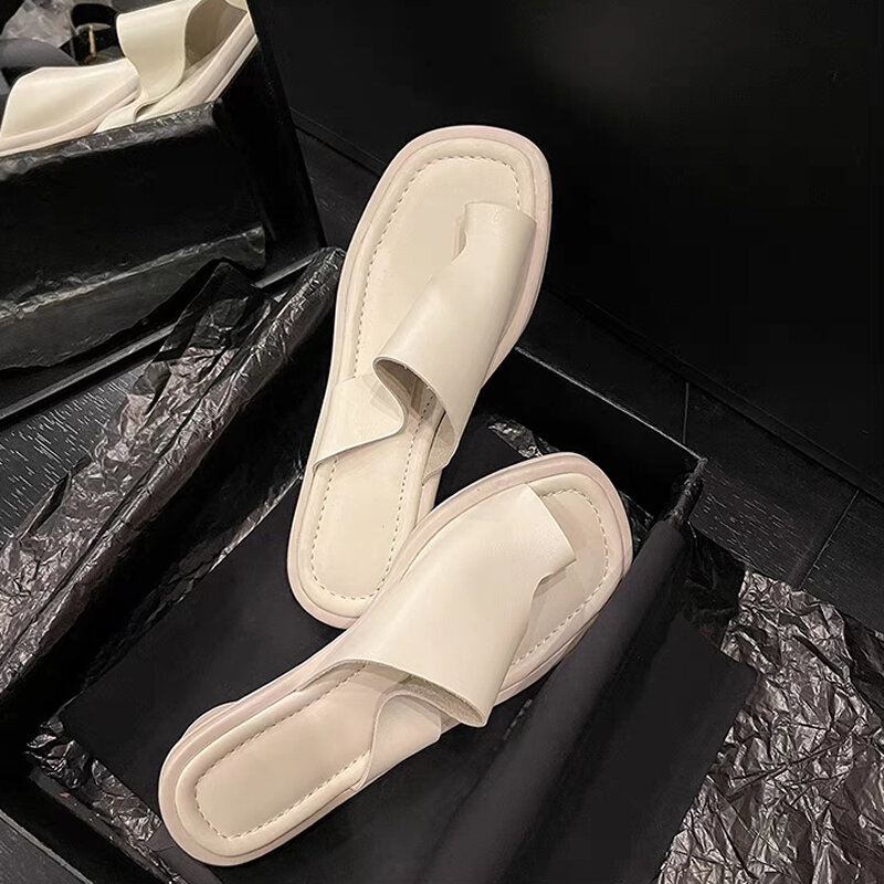 Rindsleder Flip-Flop Dame Sommer neue einfarbige quadratische Zehen moderne Hausschuhe Frauen Outdoor-Schuhe koreanische schicke Low Heel Slides weiblich