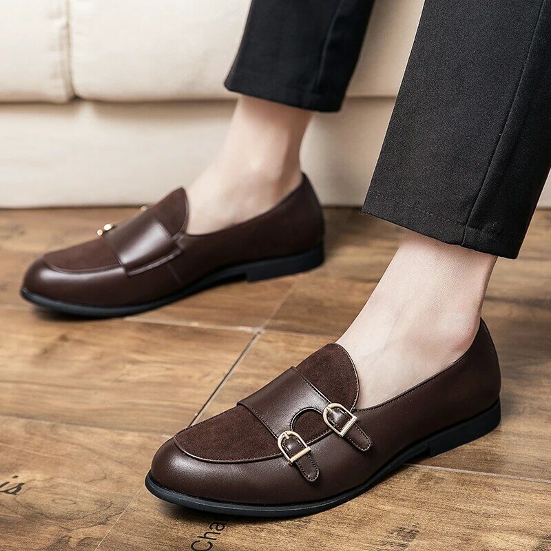 Sepatu kasual kain kisi Denim baru untuk pria musim panas antilembap sepatu pantofel ujung lancip sepatu kulit mokasin dangkal