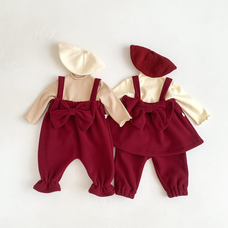 ชุดหมีสำหรับเด็กทารกสไตล์ INS กางเกงขายาวรัดรูปเสื้อผ้าเด็กทารกแรกเกิดผ้าฟลีซกำมะหยี่สีเบจและสีแดง