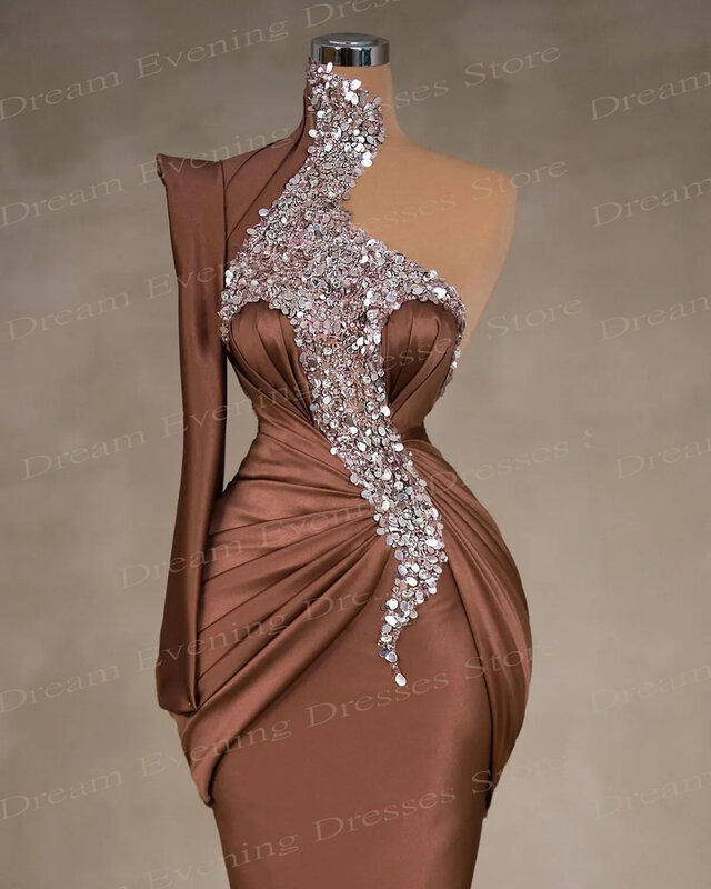 Piękne suknie wieczorowe na szyję syrenka nowoczesne jedno ramię z długim rękawem satynowe suknie na bal maturalny Robe De Soirée Luxe Elégante 2024