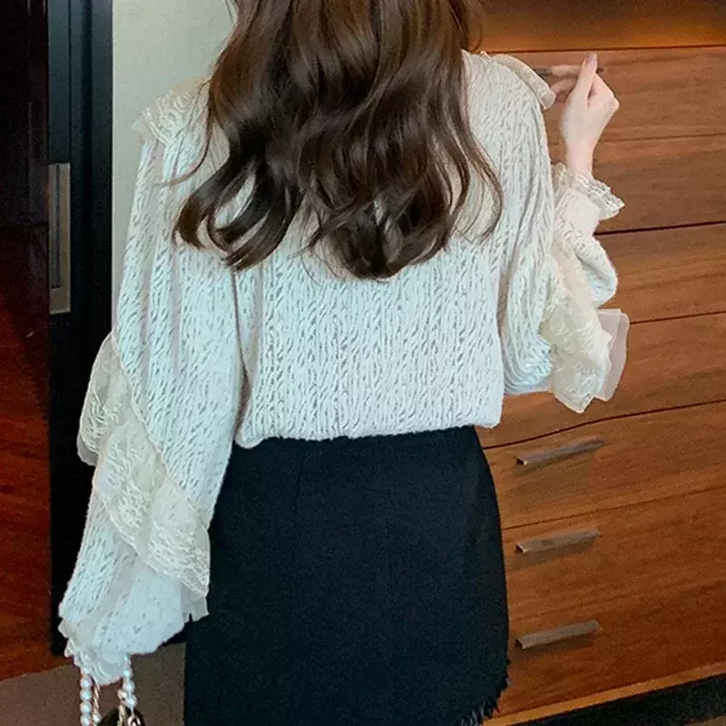 Elegante camisa feminina com renda com gola em v, manga comprida, blusa casual oca, roupas estilo coreano, tops, 29520, 2023, outono