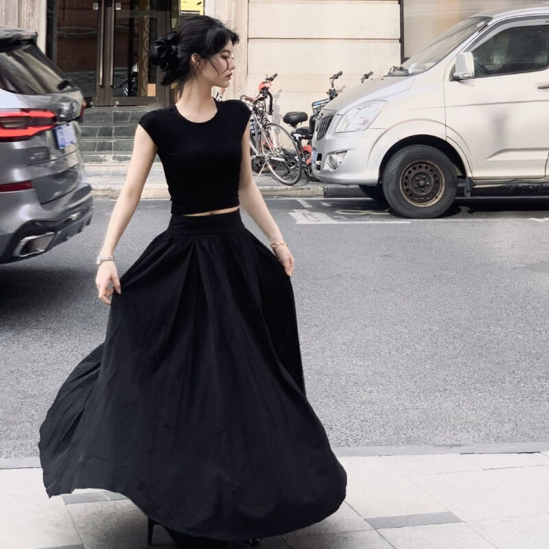 Sets Women Pure Simple Crop Tops High Waist Tender Folds Design Maxi Skirts Elegant Stylish French Style Temperament Two Pieces
