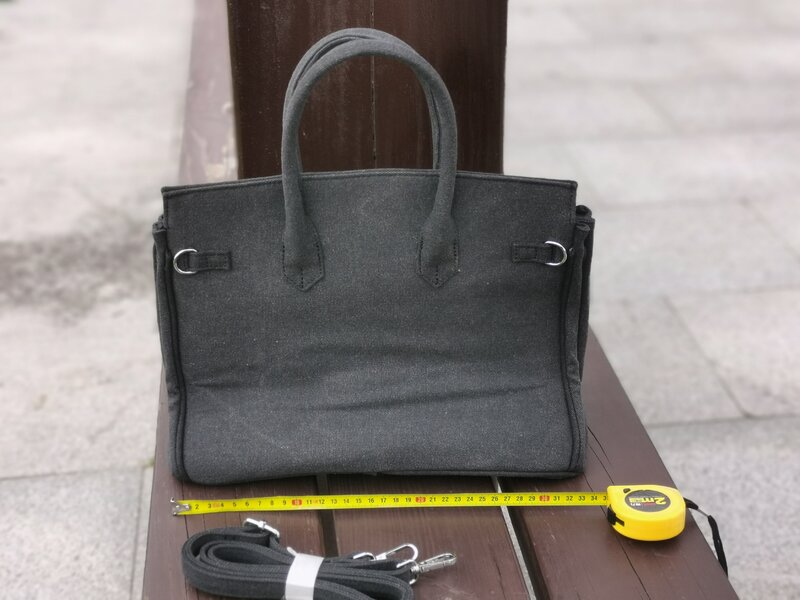 กระเป๋าผ้าใบปักลายที่มีชื่อเสียงของกระเป๋าของผู้หญิงแฟชั่น INS กระเป๋าถือกระเป๋าสะพายเฉียงกระเป๋าสะพายไหล่ผู้หญิงทำด้วยมือ