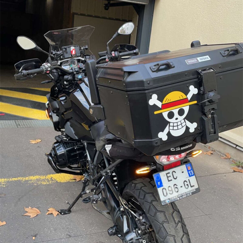 Adesivi per auto rufy Pirates Cartoon decorazione riflettente per serbatoio carburante tappo tronco parabrezza paraurti moto Laptop Ipad D30