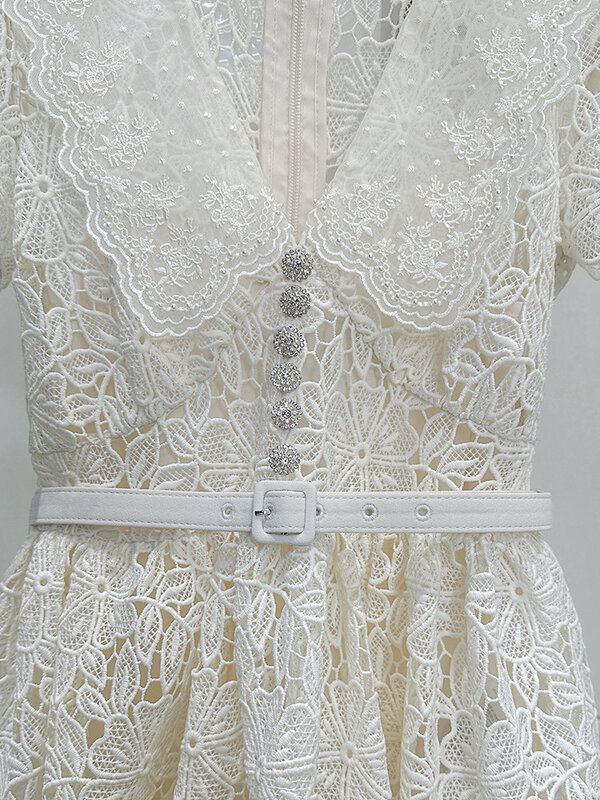 Vestido de botões de strass feminino, bordado em renda, gola virada para baixo, manga curta, elegante, verão, mini robe com cinto, 2024