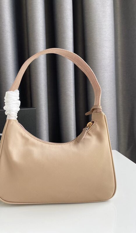 P 2023 New One Shoulder Underarm Nylon With Small Design Light Casual Versatile Women's Bag