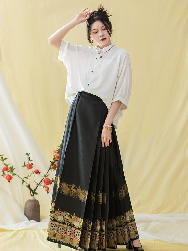UMI MAO Chinese Hanfu Femme Ming Made Woven Gold Horse Face Skirt With Improved Short Sleeved Cardigan Hanfu Women's Daily Life