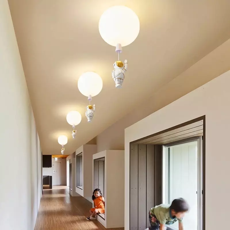Lampu langit-langit balon astronot Modern, lampu gantung LED bola PVC kreatif ruang kamar anak, perlengkapan dekorasi rumah