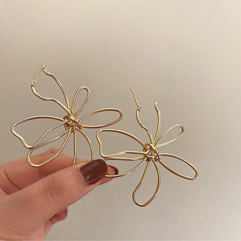 Retro Flower Earrings Gift Jewelry Accessories Metal Lines Hoop Earrings Minimalist French Earrings Female Girls