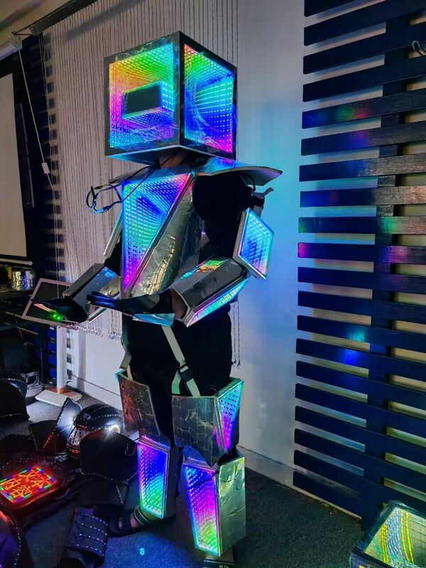 Costume de robot LED de luxe, tenue de chanteur de club, vêtements légers, spectacle sur scène, nouvel an, festival