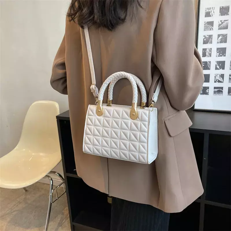 Simple Women's Stylish 2024 Winter New Popular Fashion Crossbody Small Square Bag Casual Shoulder Handbag