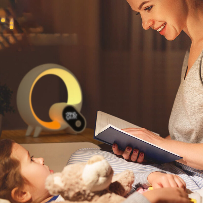 Lampa Ptable głośnik w kształcie Q z cyfrowym zegarem Alarm z wyświetlaczem Stereo Surround Bass pozytypka na biurko lampa studyjna przy łóżku