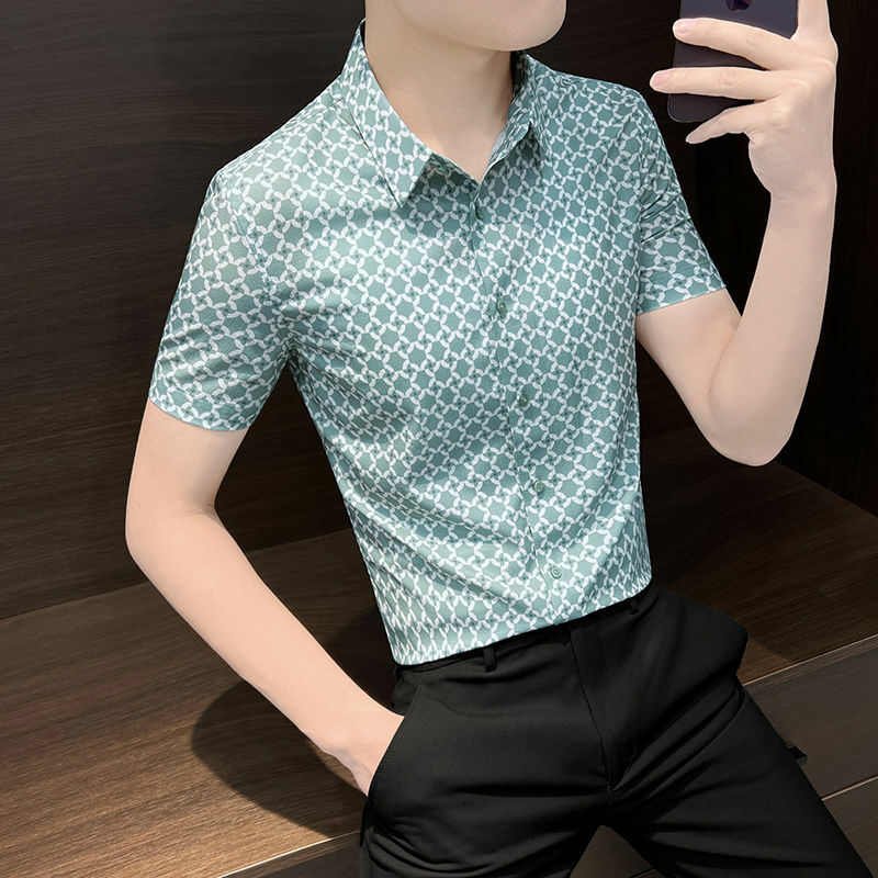 Рубашка мужская деловая однотонная, модная облегающая сорочка с отложным воротником, модная уличная одежда в Корейском стиле, белый топ с коротким рукавом, на лето