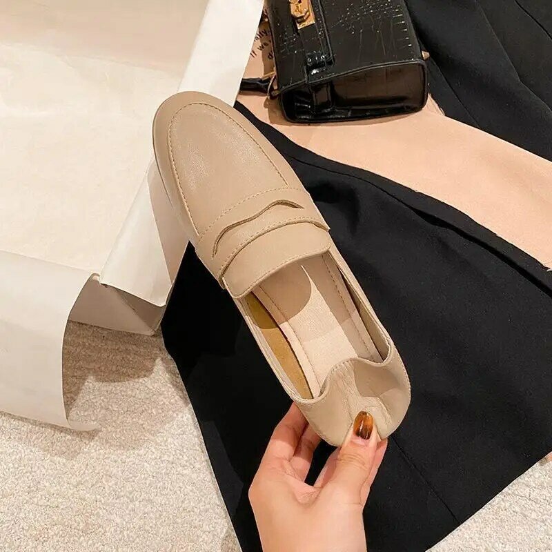 Genuine leather loafers, flat bottomed retro spring/summer new British small leather shoes, versatile women's singles shoes