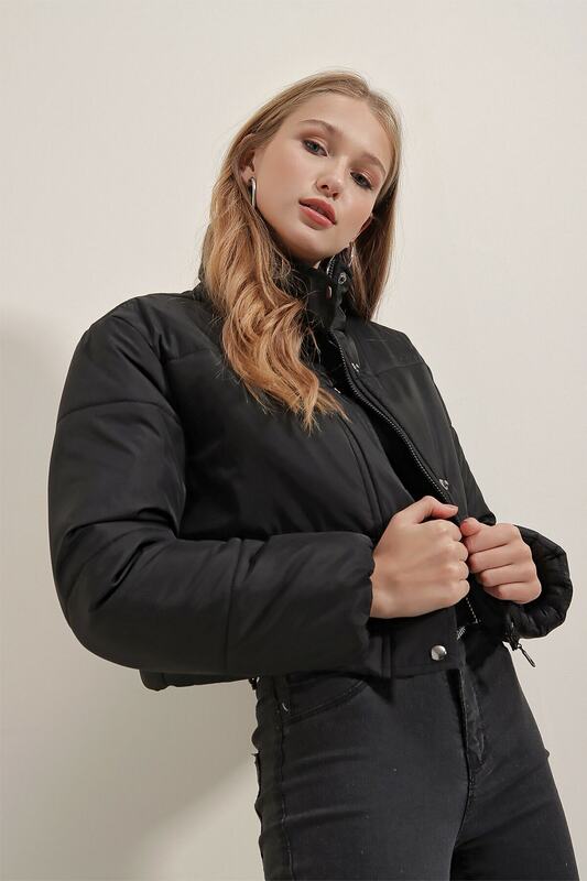 สีดำ Crop Top Inflatable แจ็คเก็ตออกแบบพิเศษผลิตภัณฑ์คุณภาพสูงผู้หญิงเสื้อผ้าผลิตภัณฑ์เสื้อ5124BGD19