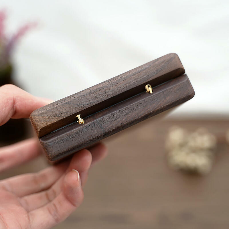 Drewniana biżuteria pudełko czarny orzech pierścionek naszyjnik kolczyk Organizer prezent pudełko wystawowe na rocznicę ślubu w walentynki