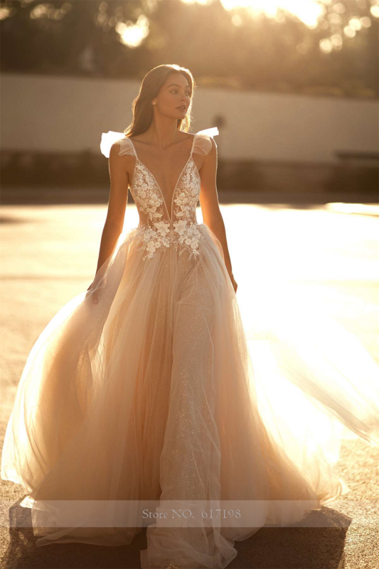 Spaghetti Straps V-neck Shiny Wedding Dress Floral Applique Lace Tulle Court Illusion Wedding Gowns for Bridal vestidos de novia