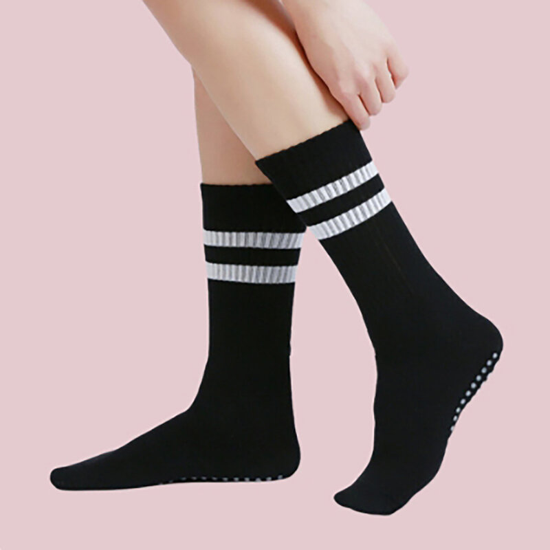 ถุงเท้ายาวถุงเท้าใส่เล่นโยคะหนาสำหรับผู้หญิงใหม่ถุงเท้ากีฬาผ้าเทอร์รี่ยาวกันลื่นสำหรับเล่นกีฬา