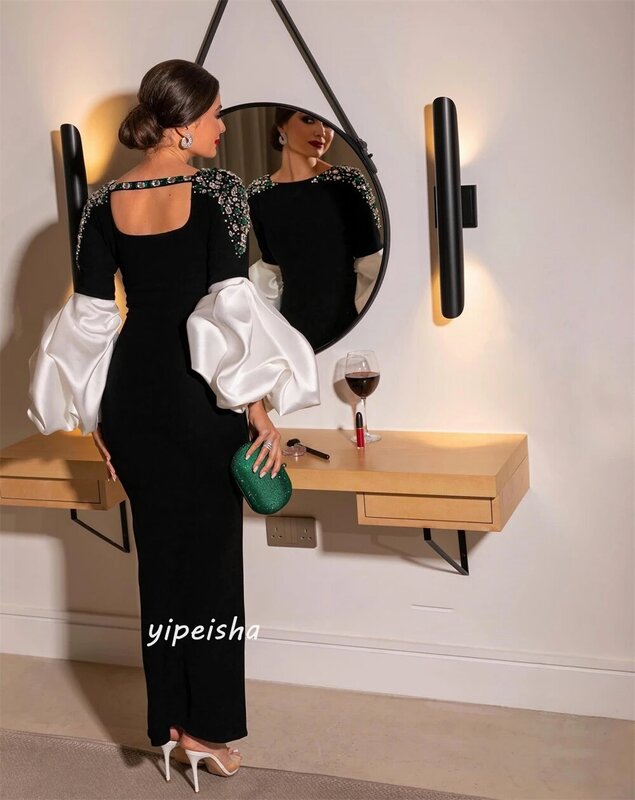 Gaun Prom Arab Saudi Satin manik-manik Ruffles pertunangan selubung leher perahu Bespoke gaun acara gaun lengan panjang