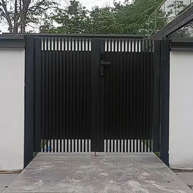 Desain gerbang utama logam taman berlubang kaleng besi tempa gerbang dinding teralis pagar privasi Panel pagar Jalan gerbang kustom