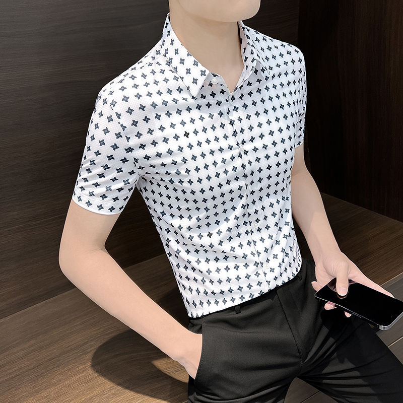 Modna męska szczupła biznesowa gładka koszula koreańska odzież lato nowa społeczna odzież uliczna elegancka biała klapa z krótkim rękawem