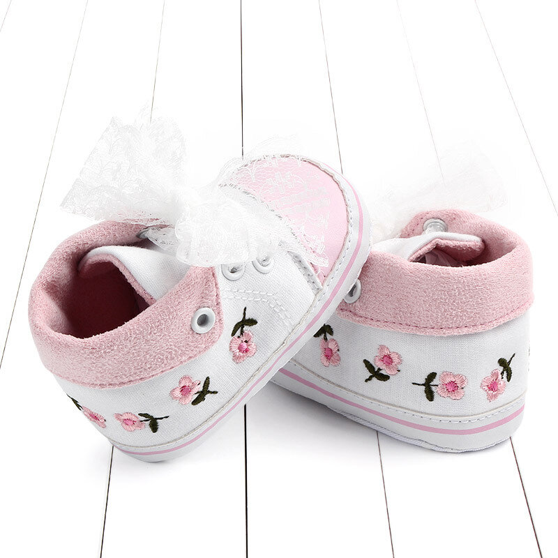 A Pair of Fashionable Baby Toddler Shoes Embroidered Lace Canvas Shoes