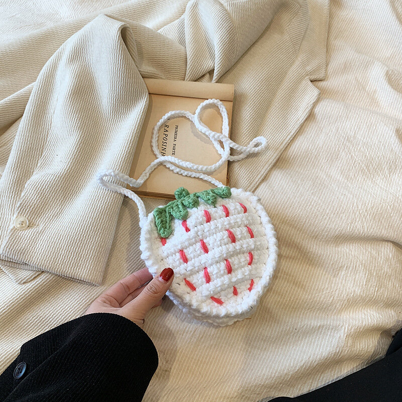 Portamonete in lana per bambini lavorato a maglia fatto a mano borsa a tracolla per bambina carina fragola Mini borsa a tracolla per il tempo libero delle ragazze