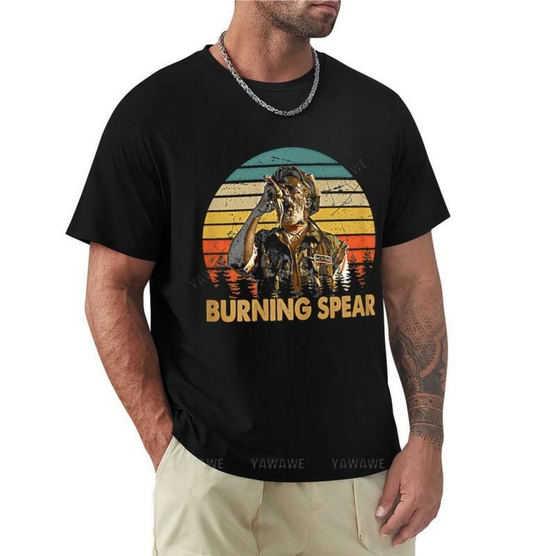 Camiseta de cantantes jamaiquinos para hombres, camisa corta de moda coreana, Retro, arte ardiente, lanza, música, gráfico