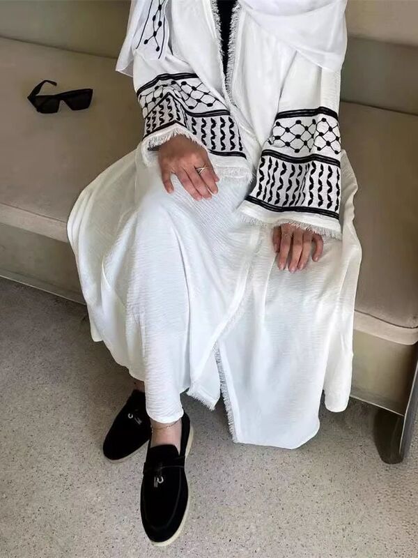 Vestido de Ramadán con borlas bordadas abiertas para mujer, Abaya, Kimono blanco y negro, caftán islámico musulmán de lujo de Dubái, caftán Kebaya