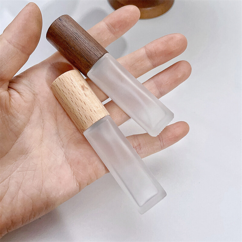 Botol parfum Mini, aksesoris perjalanan topi kayu alat penyemprot Mini kaca tipis buram 9ml dengan Atomizer