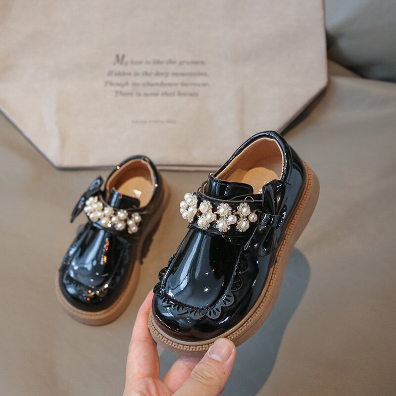 Scarpe da ragazza scarpe piccole in pelle per bambini 2024 nuove scarpe da principessa con suola morbida primavera e autunno scarpe monostrato per bambina Bl