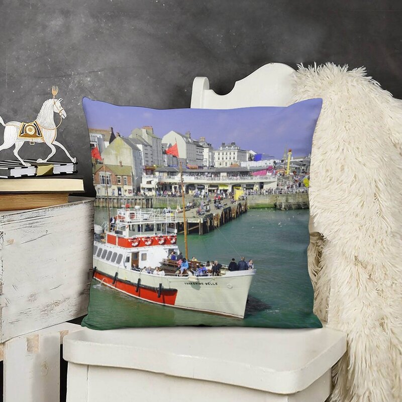 Yorkshire Belle Turning in Bridlington Harbour Throw Pillow Couch Cushions Pillow Cases Decorative Pillow Cases