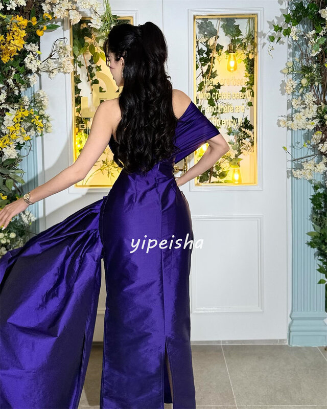 Proste dostępne rozmiary satynowe marszczone, drapowane proste jedno ramię sukienki Midi sukienki celebrytów w nowoczesnym stylu wykwintne
