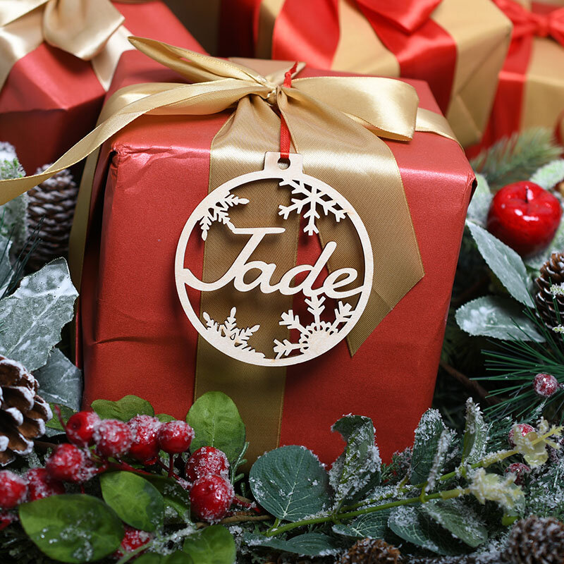 Деревянные рождественские снежинки на заказ, елочные шары, персонализированное украшение, лазерная вырезка названий, рождественские пользовательские подарочные бирки, фотошар